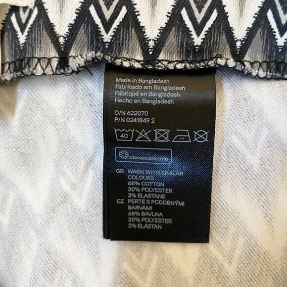 H&M High Waisted Ankle Crop Pants Side Zip Abstract Print‎ Grey Stretch SZ 10 - Picture 4 of 10